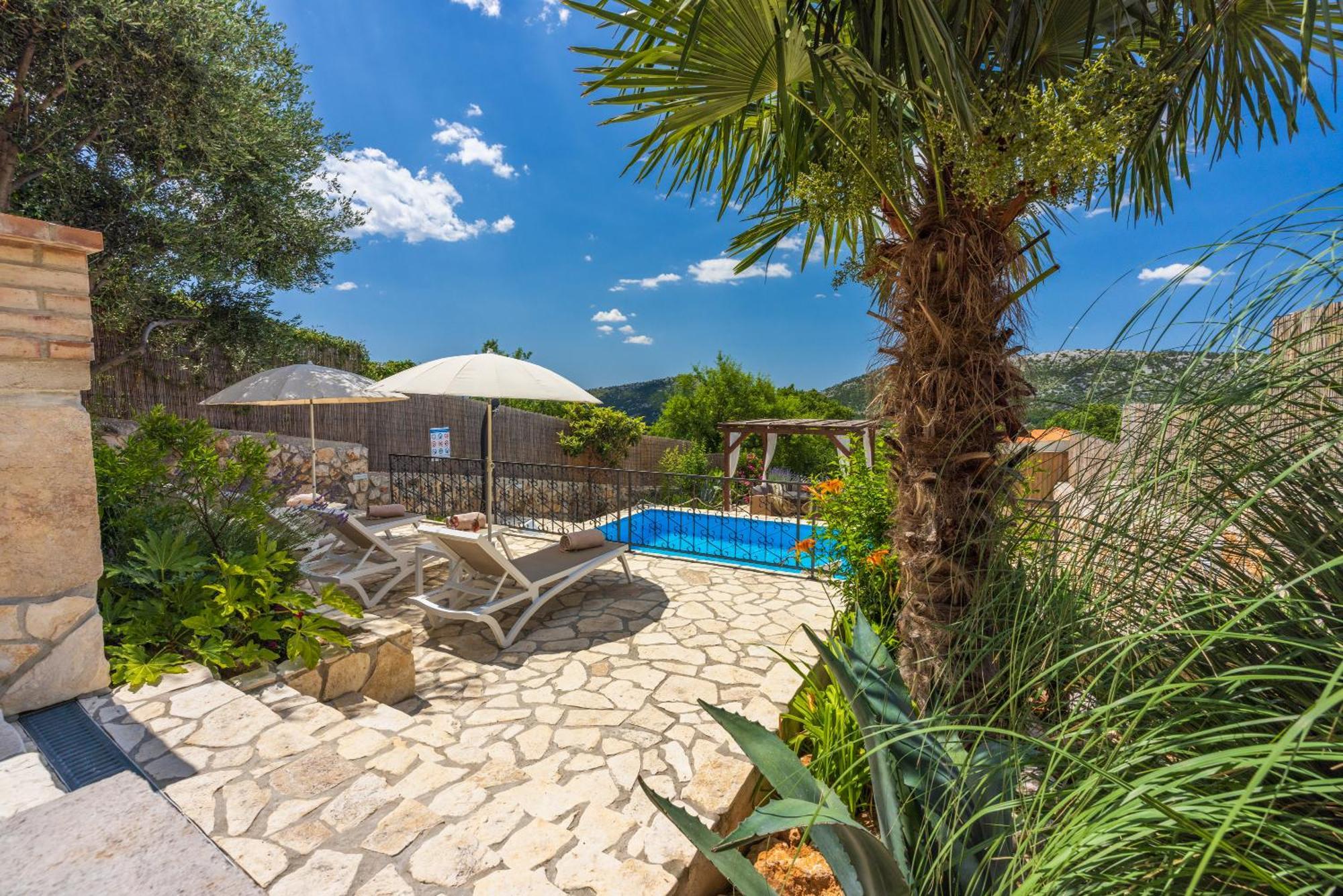 Villa Cocoon - Vacation Home With Heated Pool & Garden Bribir  Exterior photo