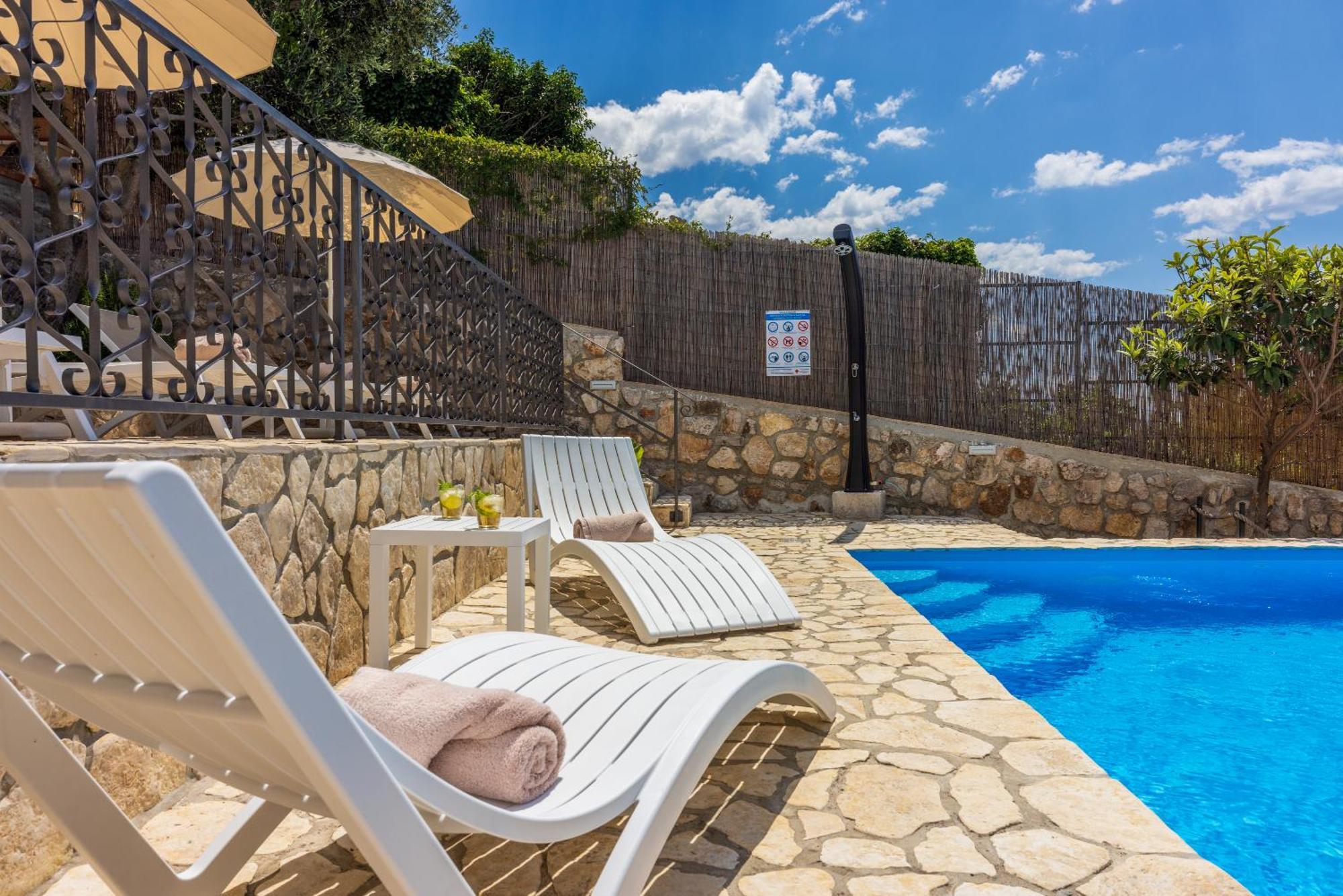 Villa Cocoon - Vacation Home With Heated Pool & Garden Bribir  Exterior photo