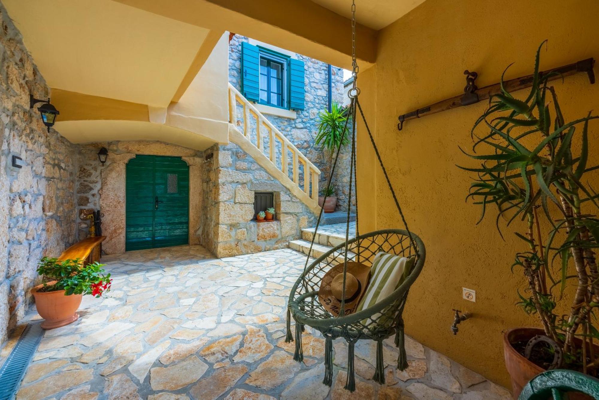 Villa Cocoon - Vacation Home With Heated Pool & Garden Bribir  Exterior photo