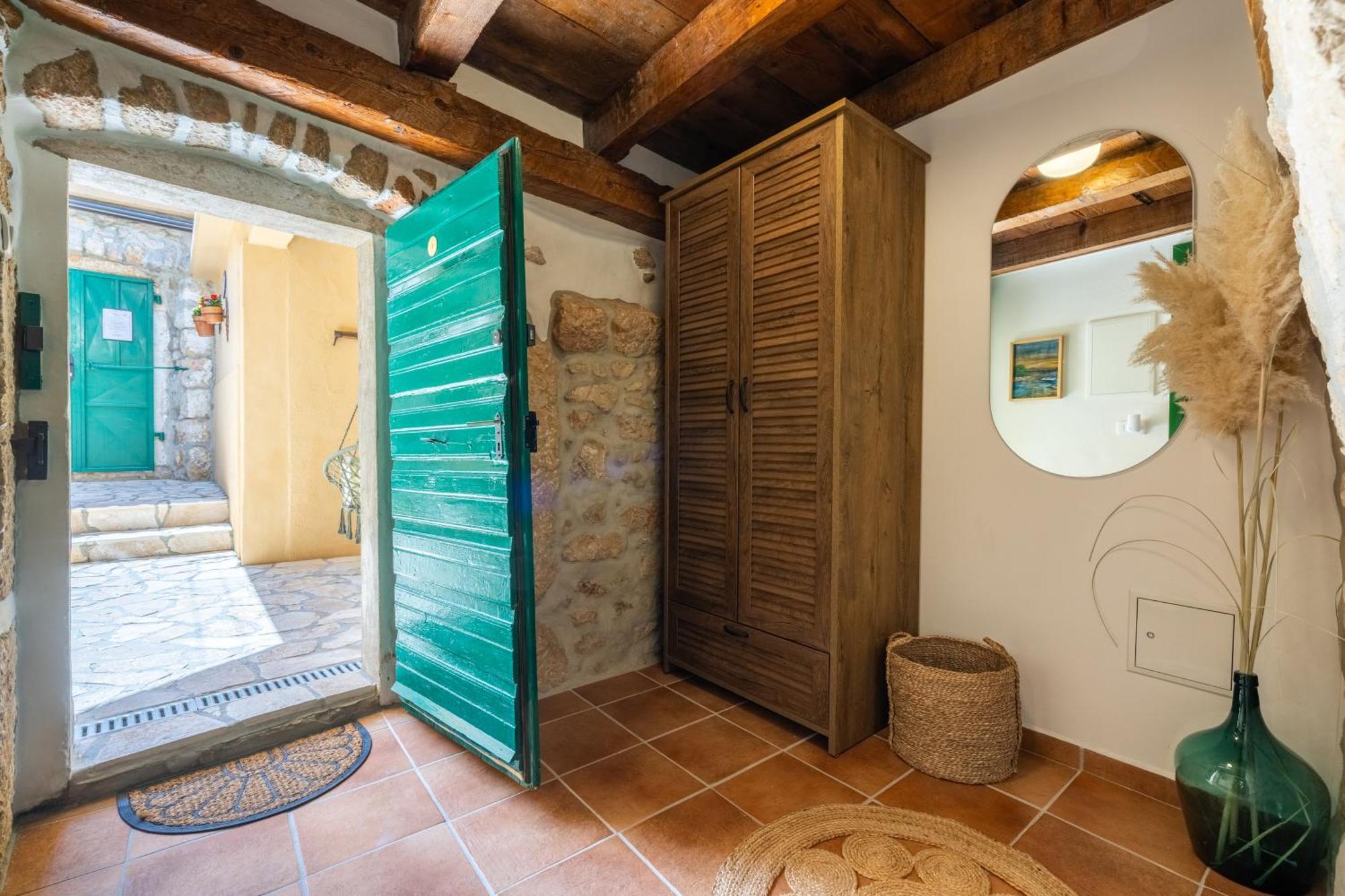 Villa Cocoon - Vacation Home With Heated Pool & Garden Bribir  Exterior photo